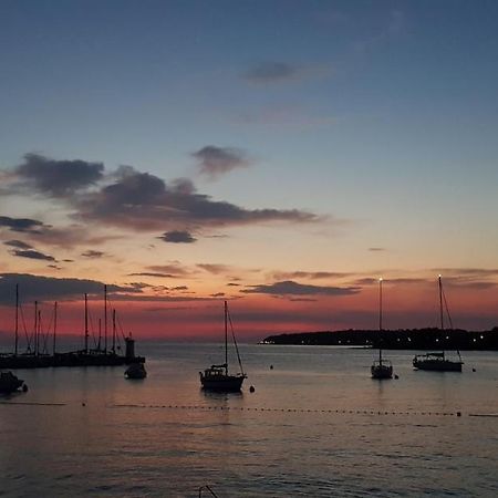 Lara Deluxe Superior 5 Star Apartment, Your Piece Of Heaven By The Sea & Park Novigrad Istria Esterno foto