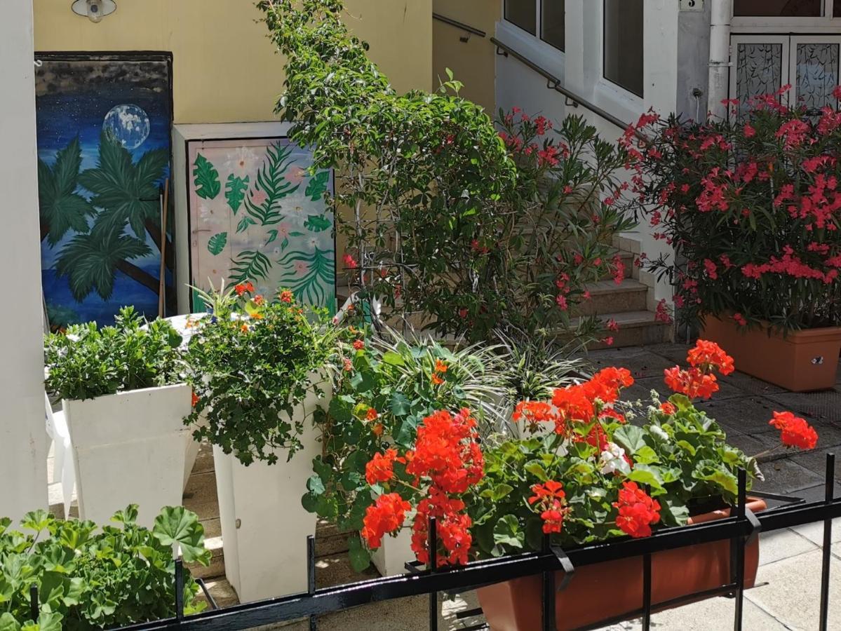 Lara Deluxe Superior 5 Star Apartment, Your Piece Of Heaven By The Sea & Park Novigrad Istria Esterno foto