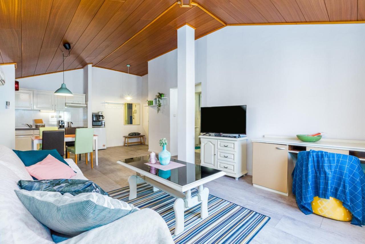 Lara Deluxe Superior 5 Star Apartment, Your Piece Of Heaven By The Sea & Park Novigrad Istria Esterno foto